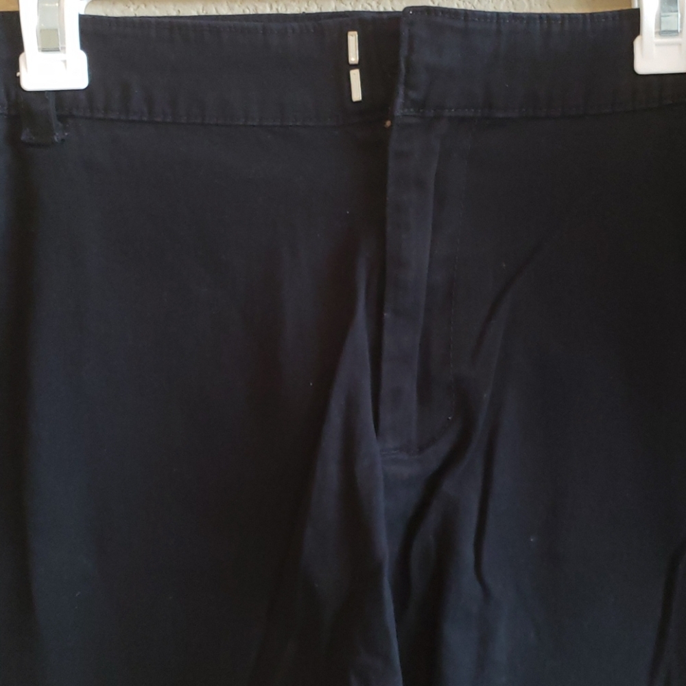 Shorts - Picture 2 of 6